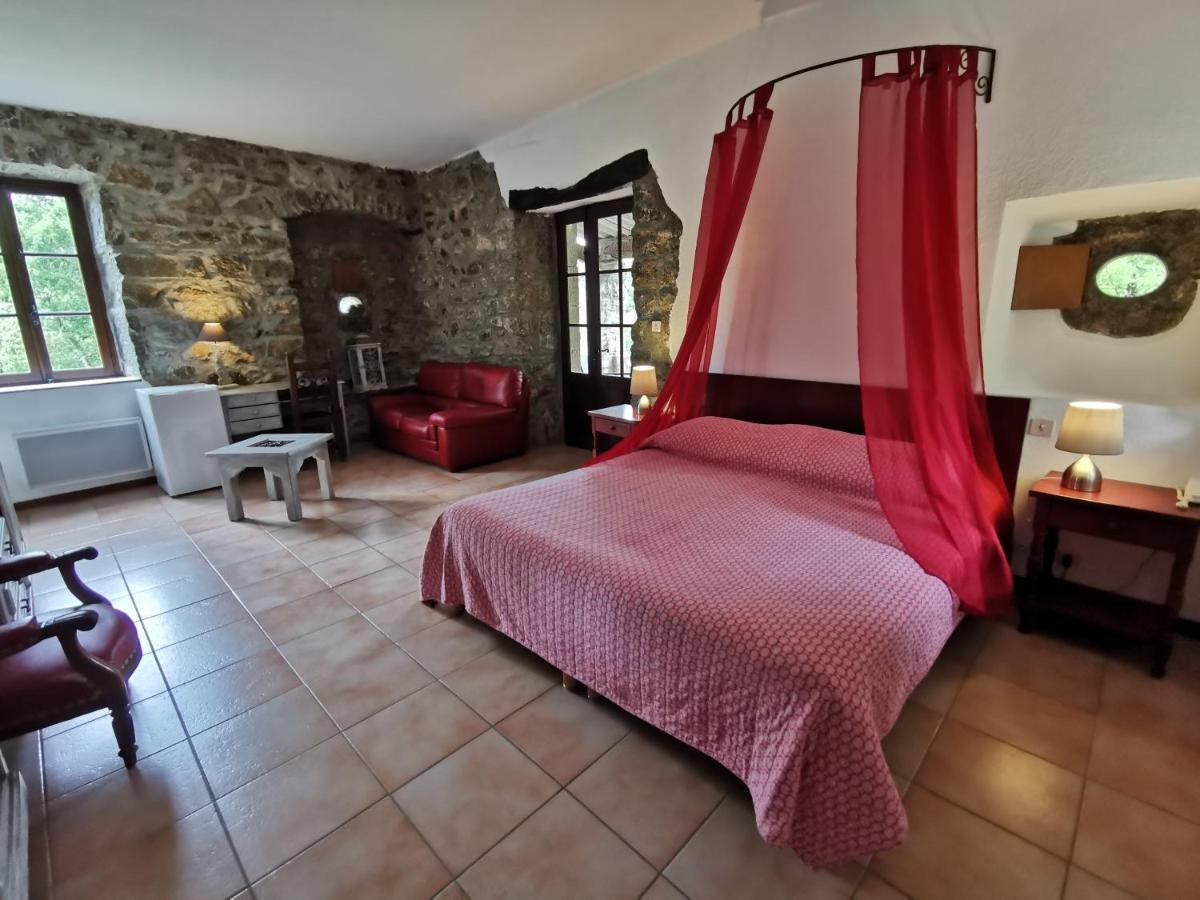 Hotel Mas De L'Espaire Les Vans Bagian luar foto